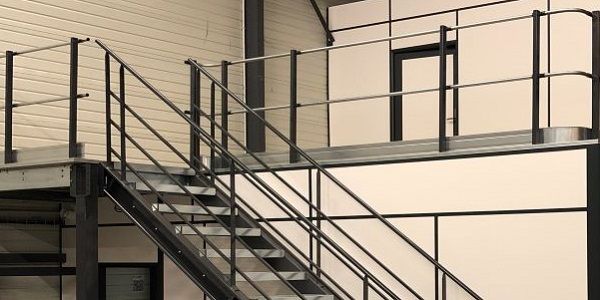 Entrez en contact avec un metallier paris pour une mezzanine métallique paris